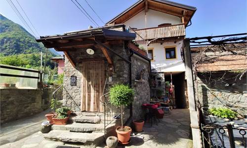 CASA INDIPENDENTE CON TERRAZZO E GIARDINO