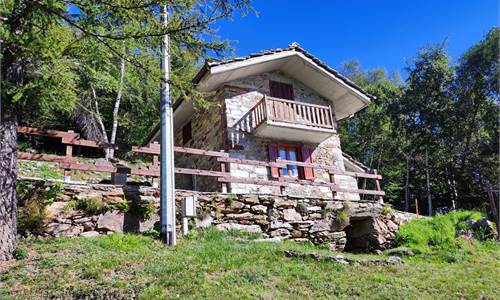 CASA INDIPENDENTE CON TERRENO