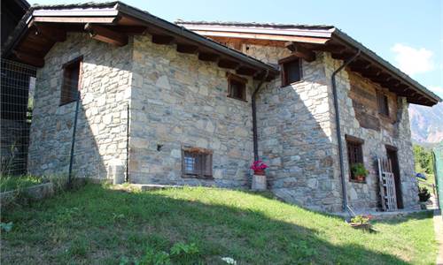 VILLA INDIPENDENTE CON GIARDINO 