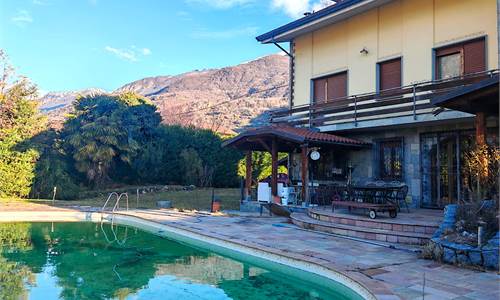 VILLA SIGNORILE CON PISCINA