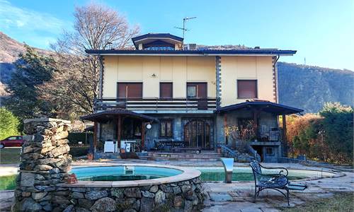 VILLA SIGNORILE CON PISCINA